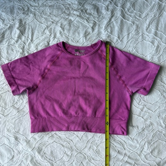 SHEIN Vibrant Magenta Pink Short Sleeve Crop Top Zebra Tiger Print - Picture 2 of 6